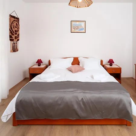 Casa Rossa 14 - Zf Hvar Apartmán *