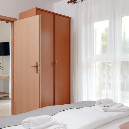 Casa Rossa 14 - Zf Hvar شقة هفار